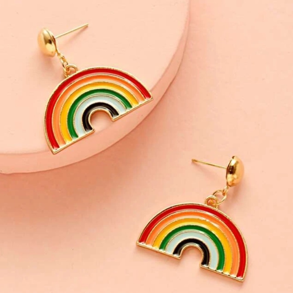 🌈NEW Super Cute Rainbow Earrings🌈